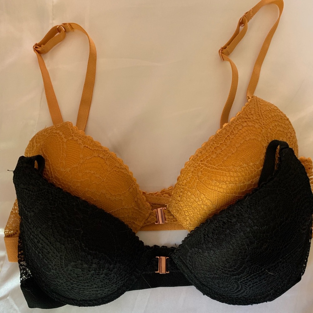 Danskin NWOT Black and Yellow Lace Bras